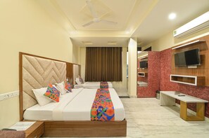 Egyptian cotton sheets, premium bedding, in-room safe, free WiFi - Fabhotel Sunshine Residency I (Amer)