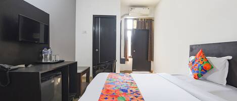 Egyptian cotton sheets, premium bedding, in-room safe, free WiFi