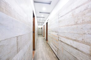 Lobby - Fabhotel Mannat Shalimar Bagh (New Delhi)