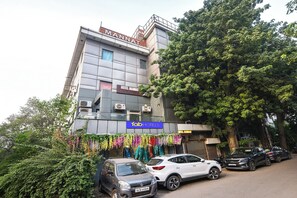 Exterior - Fabhotel Mannat Shalimar Bagh (New Delhi)