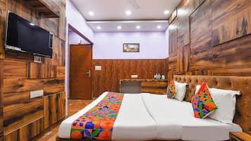 Egyptian cotton sheets, premium bedding, in-room safe, free WiFi