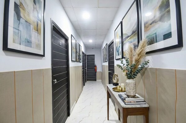 Lobby - Fabhotel Mannat Paschim Vihar (New Delhi)