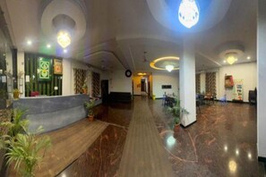 Reception - Fabhotel Radhy Sham (Khatoo)