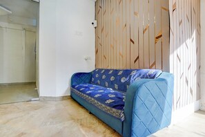 Lobby sitting area - Fabhotel Beach Front Resort (Calangute)