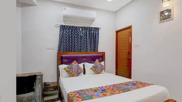 Deluxe Room | Egyptian cotton sheets, premium bedding, in-room safe, free WiFi