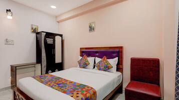 Egyptian cotton sheets, premium bedding, in-room safe, free WiFi