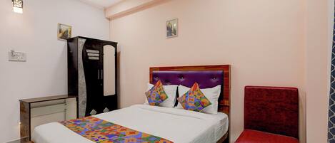 Egyptian cotton sheets, premium bedding, in-room safe, free WiFi