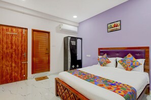Egyptian cotton sheets, premium bedding, in-room safe, free WiFi - Fabhotel White Star Residency (Chennai)