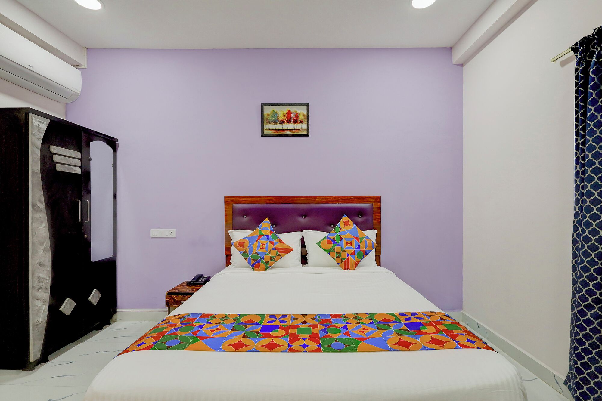 Egyptian cotton sheets, premium bedding, in-room safe, free WiFi