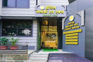 Property entrance - Fabhotel Melody Nx (Thane)