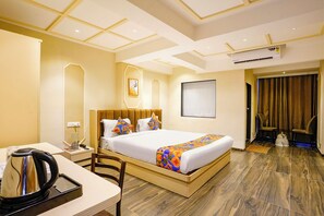 Egyptian cotton sheets, premium bedding, in-room safe, free WiFi - Fabhotel Melody Nx (Thane)