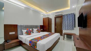 Deluxe Room | Egyptian cotton sheets, premium bedding, in-room safe, free WiFi