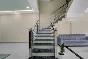 Lobby - Fabhotel Shri Vinayak (Bhopal)