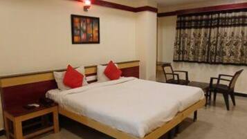 Egyptian cotton sheets, premium bedding, in-room safe, free WiFi