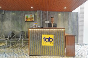 Reception - Fabhotel Swaraj (Varanasi)