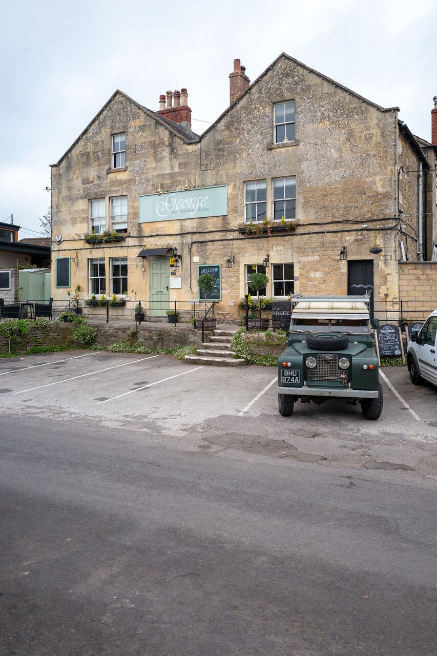 Vista frontal de la propiedad