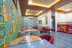 Restaurant - Fabhotel Suryansh (Indore)