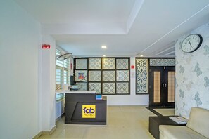 Reception - Fabhotel Konark Green (Bhopal)