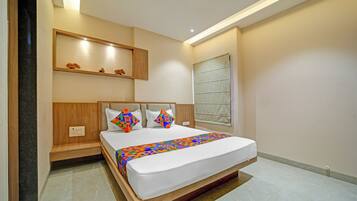 Egyptian cotton sheets, premium bedding, in-room safe, free WiFi