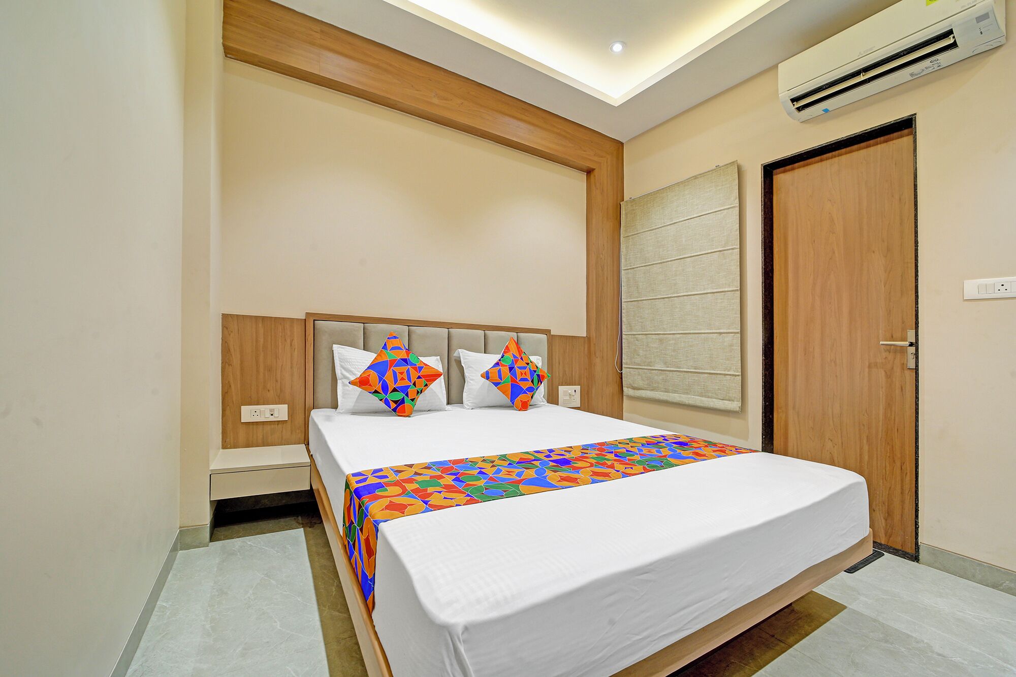 Egyptian cotton sheets, premium bedding, in-room safe, free WiFi