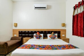 Deluxe Room | Egyptian cotton sheets, premium bedding, in-room safe, free WiFi - Fabhotel A2 (Barasat)
