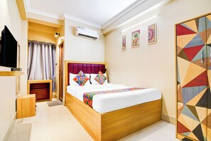 Deluxe Room | Egyptian cotton sheets, premium bedding, in-room safe, free WiFi - Fabhotel Forreal Stays (Kolkata)