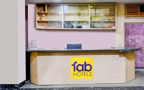 Reception - Fabhotel Forreal Stays (Kolkata)