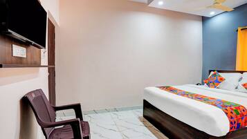 Egyptian cotton sheets, premium bedding, in-room safe, free WiFi