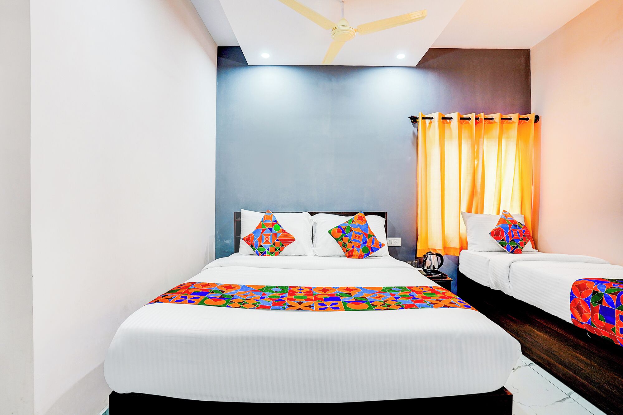 Egyptian cotton sheets, premium bedding, in-room safe, free WiFi