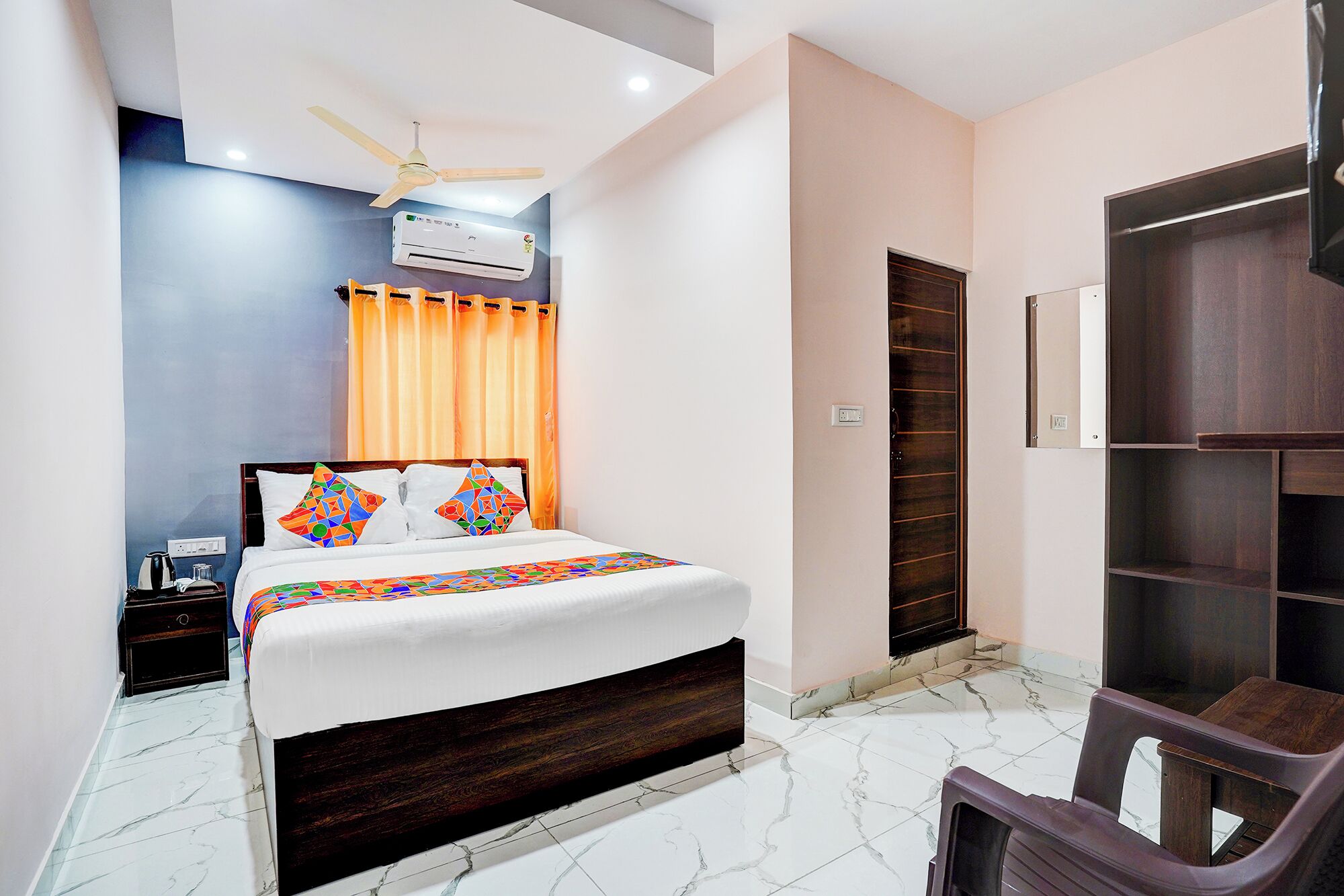 Deluxe kamer | Lakens van Egyptisch katoen, luxe beddengoed, een kluis op de kamer