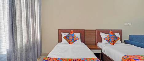 Egyptian cotton sheets, premium bedding, in-room safe, free WiFi