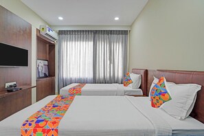 Egyptian cotton sheets, premium bedding, in-room safe, free WiFi - Fabhotel Mysore Gate (Bangalore)