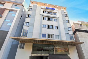 Exterior - Fabhotel Shree Mohan Palace (Visakhapatnam)