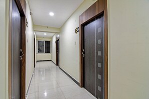 Lobby - Fabhotel Shree Mohan Palace (Visakhapatnam)