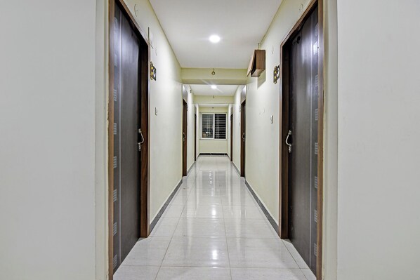 Lobby - Fabhotel Shree Mohan Palace (Visakhapatnam)