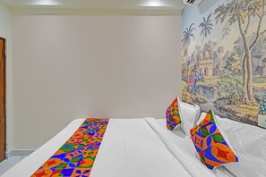 Egyptian cotton sheets, premium bedding, in-room safe, free WiFi - Fabhotel Broholic Stay Inn (Hyderabad)