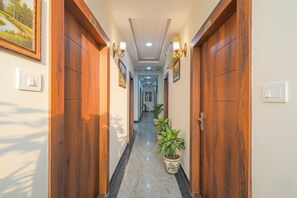 Lobby - Fabhotel Broholic Stay Inn (Hyderabad)