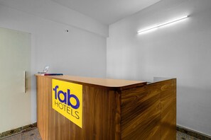 Reception - Fabhotel Pavis Inn (Chennai)