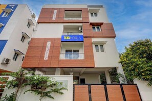 Exterior - Fabhotel Pavis Inn (Chennai)