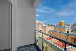 Balcony - Fabhotel Pavis Inn (Chennai)
