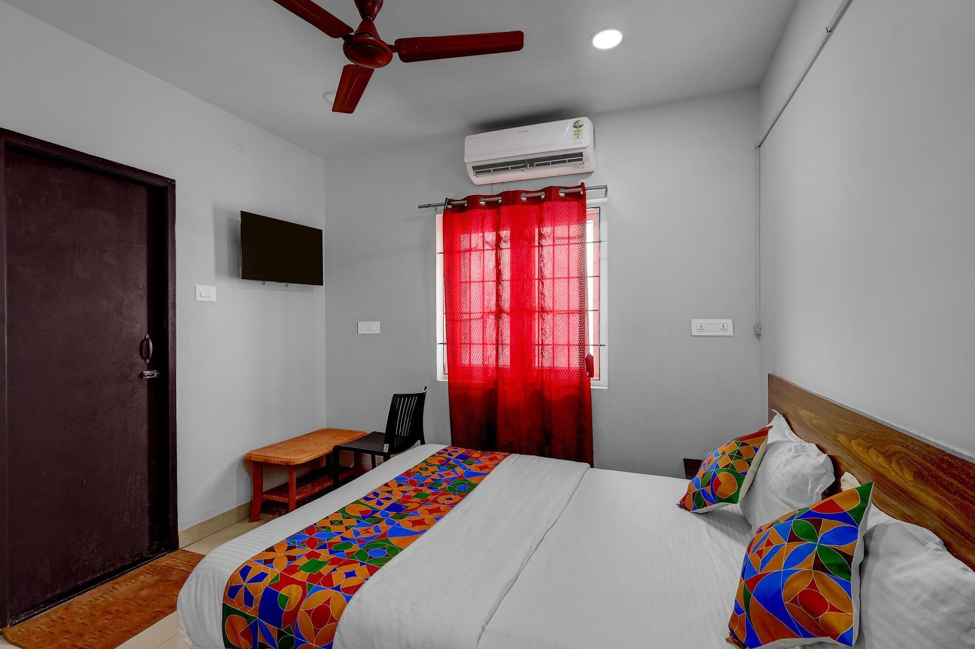 Rom – deluxe | Sengetøy i egyptisk bomull, sengetøy av topp kvalitet og safe på rommet