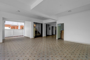 Lobby - Fabhotel Pavis Inn (Chennai)
