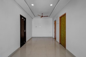 Lobby - Fabhotel Pavis Inn (Chennai)