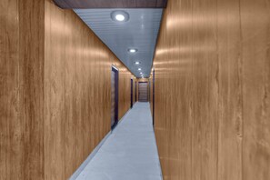 Lobby - Fabhotel Vrishti Residency (Greater Noida)