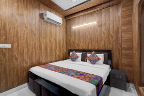 Deluxe Room | Egyptian cotton sheets, premium bedding, in-room safe, free WiFi - Fabhotel Vrishti Residency (Greater Noida)