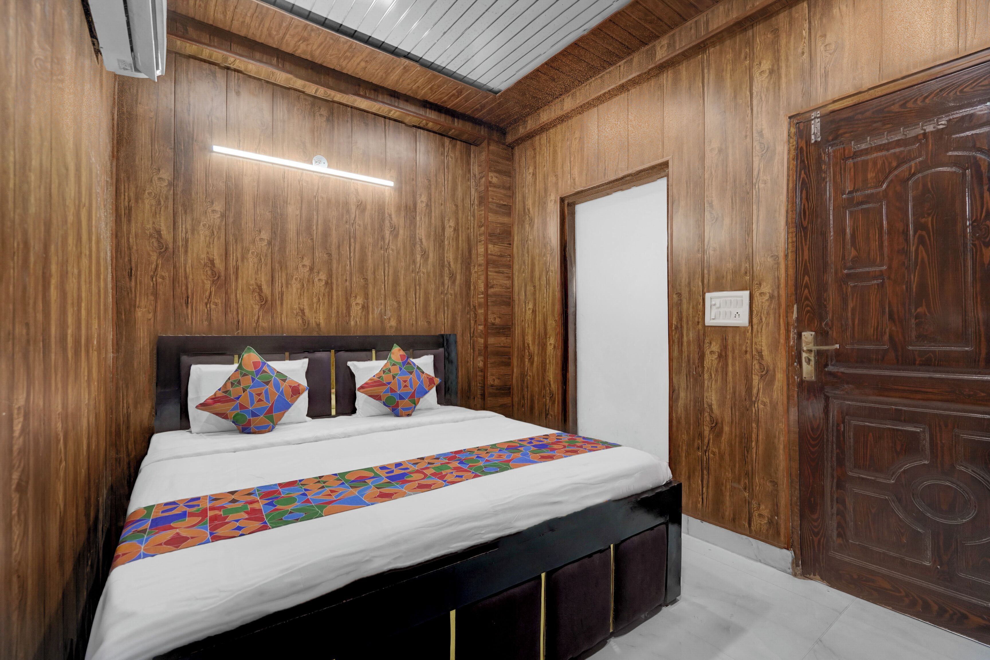 Deluxe Room | Egyptian cotton sheets, premium bedding, in-room safe, free WiFi