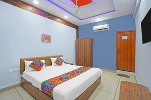 Kamar Deluks | Seprai katun Mesir, seprai premium, brankas, dan Wi-Fi gratis