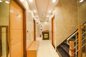 Lobby - Fabhotel Grand Shiva (New Delhi)