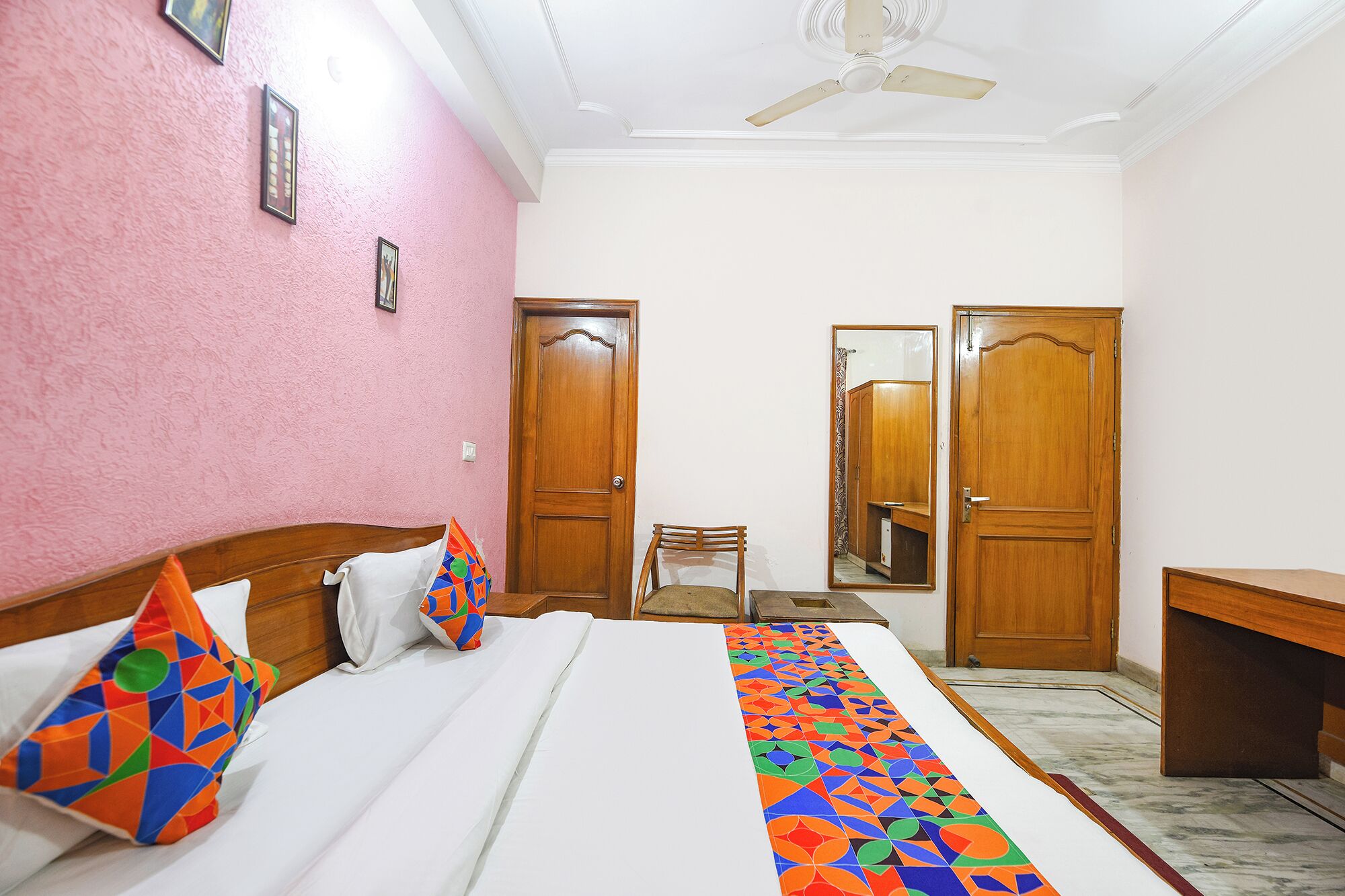 Egyptian cotton sheets, premium bedding, in-room safe, free WiFi