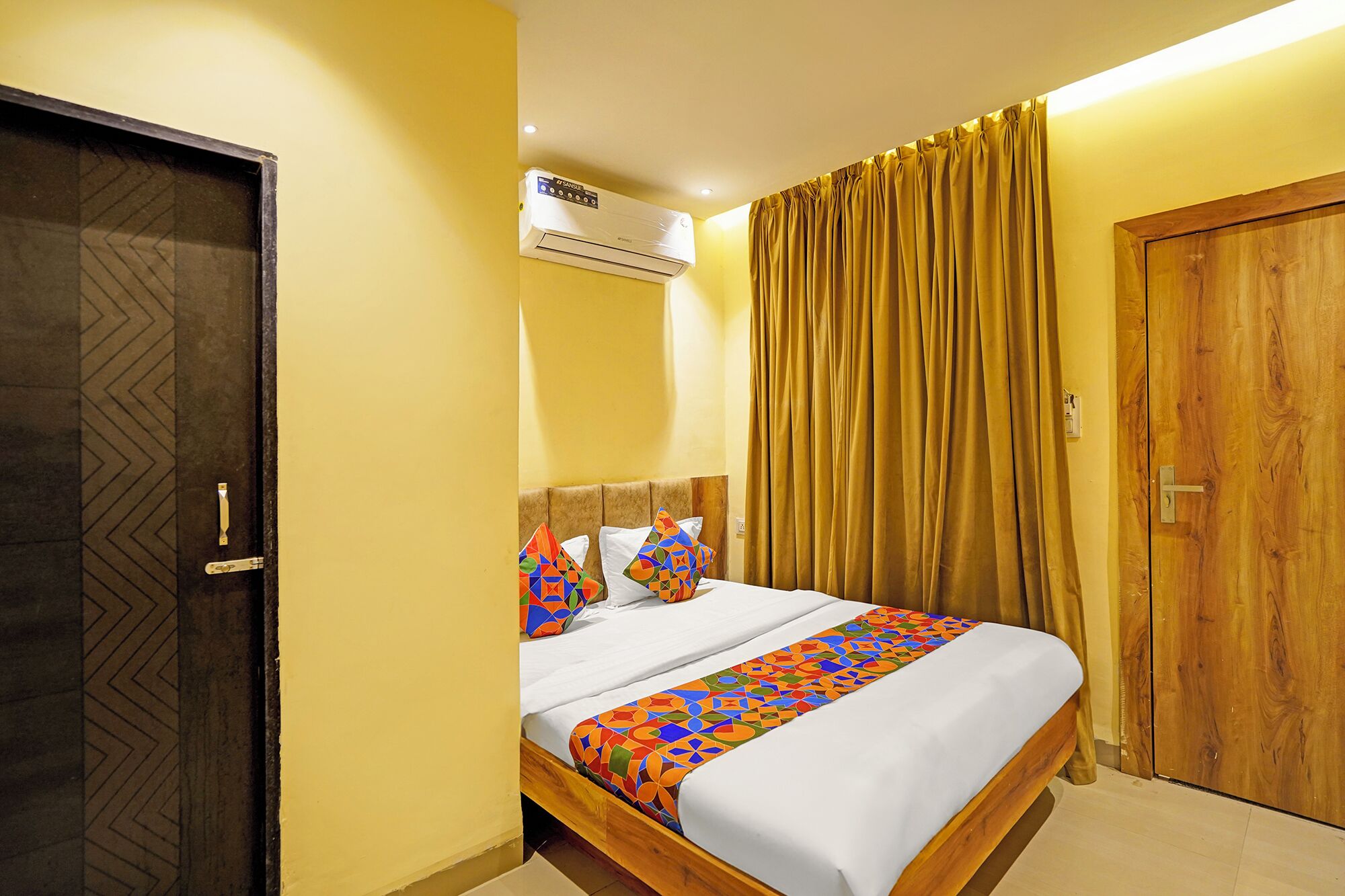 Premium Room | Egyptian cotton sheets, premium bedding, in-room safe, free WiFi